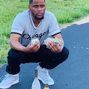 Meet your Posher, Lamaris